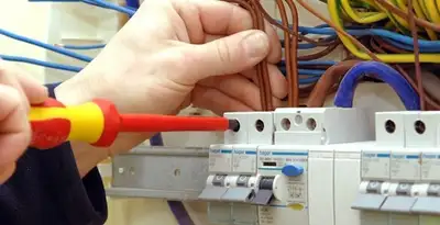 electrician services performing professional electrical panel wiring and connections in Pasadena, CA