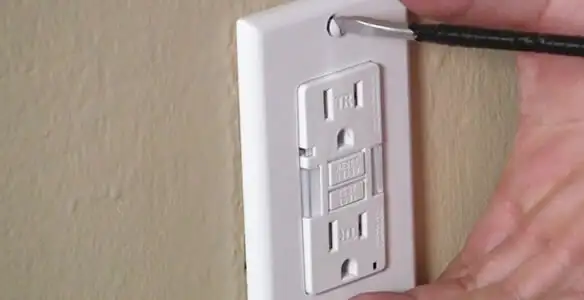gfc outlets service securing and mounting ground fault circuit interrupter outlet by certified electricians in Pasadena, CA